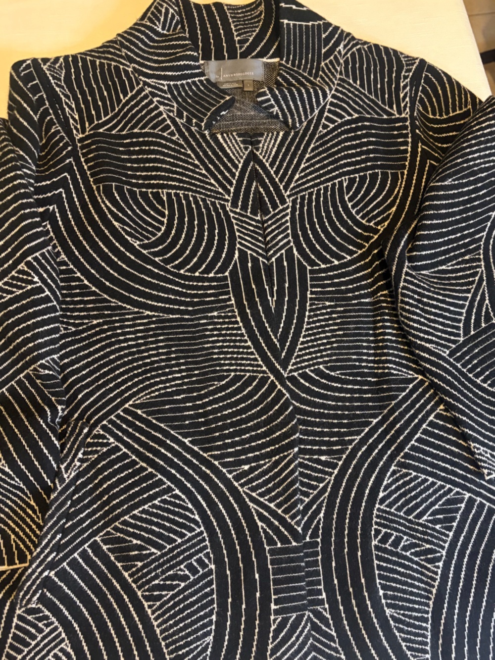 B&W Unique Patterned Jacket - L View 3